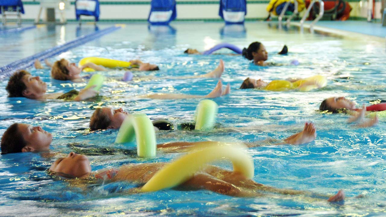 beneficios de la natacion terapeutica